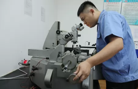 Universal Tool Microscope